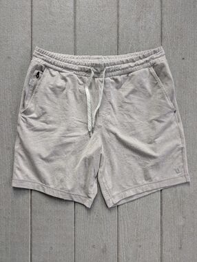 Vuori Shorts SKU1087